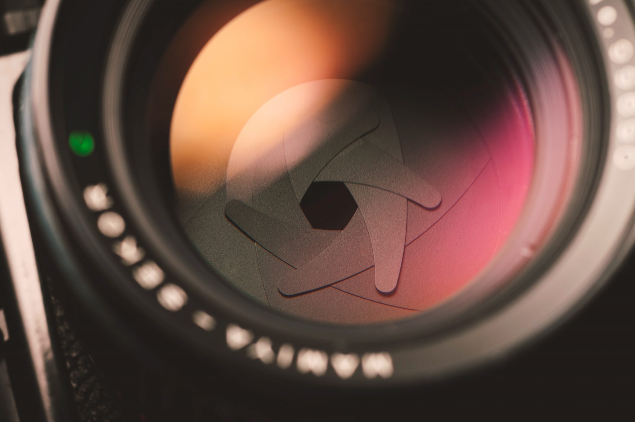 Understanding the Iris Diaphragm in Microscopes Optomechs Blog